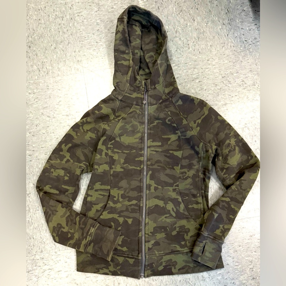 Lululemon Scuba Hoodie Camo Size 8